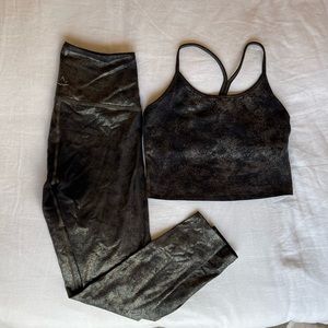 Green/grey metallic beyond yoga set!